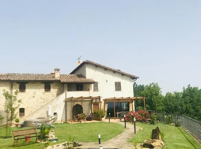 بيت خشبي Casale Mille E Notte *