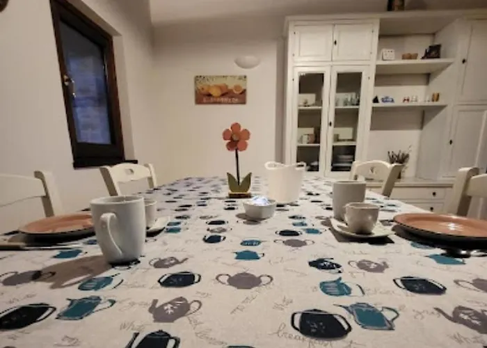 Casale Mille E Notte بيت خشبي *