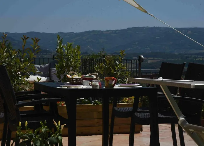 Casale Mille E Notte * بيرودجا