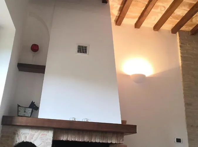 Casale Mille E Notte بيت خشبي بيرودجا